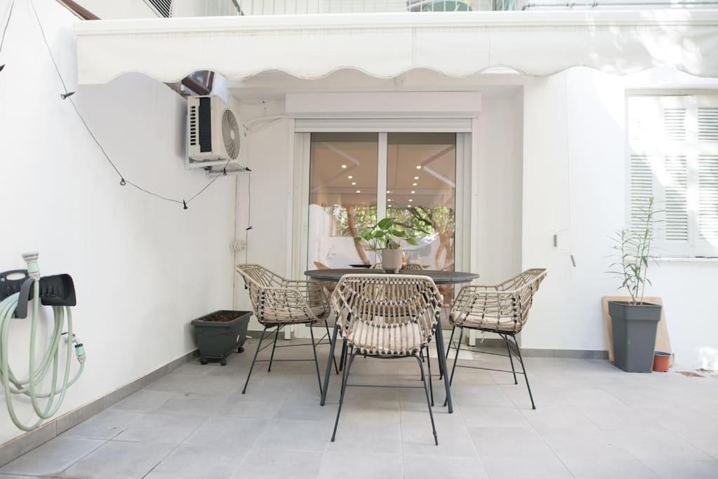 Luxury Studio With Garden Next To Acropolis Athen Exterior foto