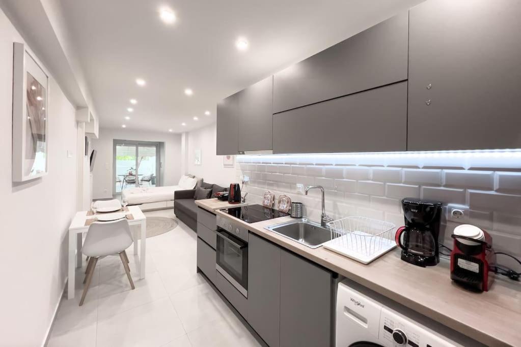 Luxury Studio With Garden Next To Acropolis Athen Exterior foto