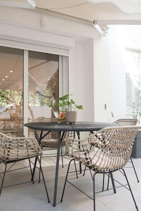 Luxury Studio With Garden Next To Acropolis Athen Exterior foto