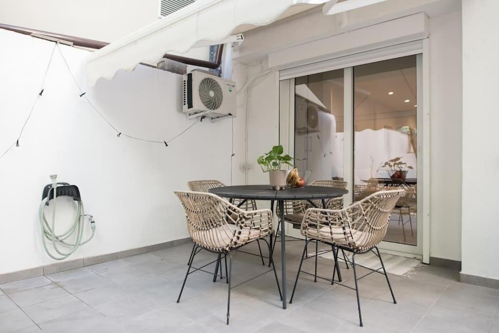 Luxury Studio With Garden Next To Acropolis Athen Exterior foto
